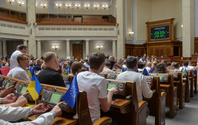 В Раде призвали правительство не допустить банкротства стратегического НПЗ "Укртатнафты"