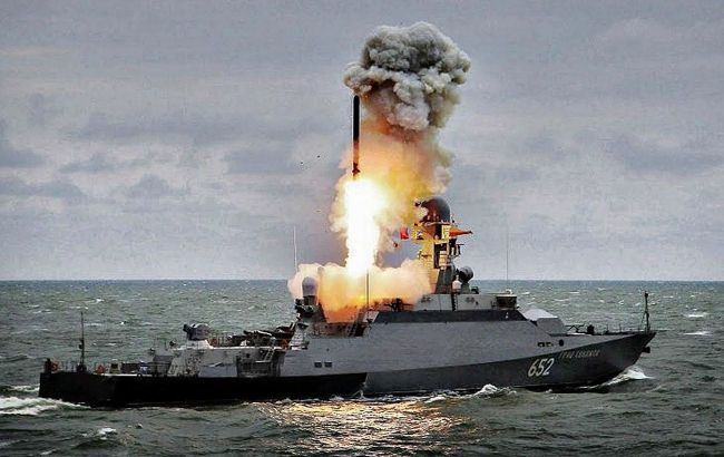У Чорному й Азовському морі помічені російські ракетоносії: який можливий залп "Калібрів"