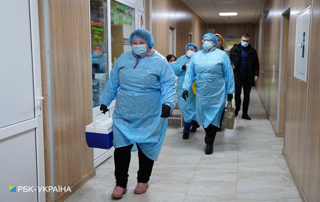 В Украине запускают центры вакцинации людей из листа ожидания: первые откроют в крупных городах