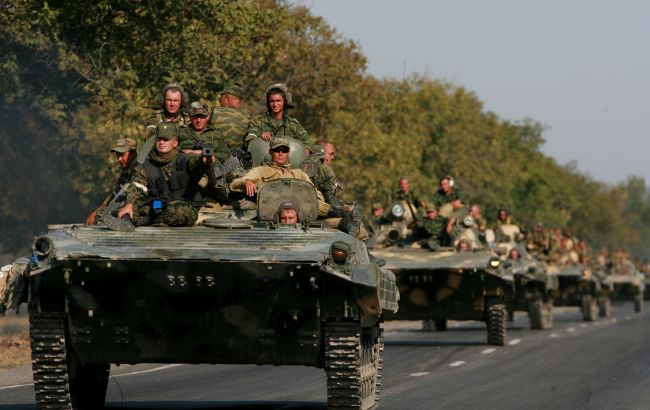 Россия продолжает переброску войск с севера Украины на Донбасс, - Минобороны Британии