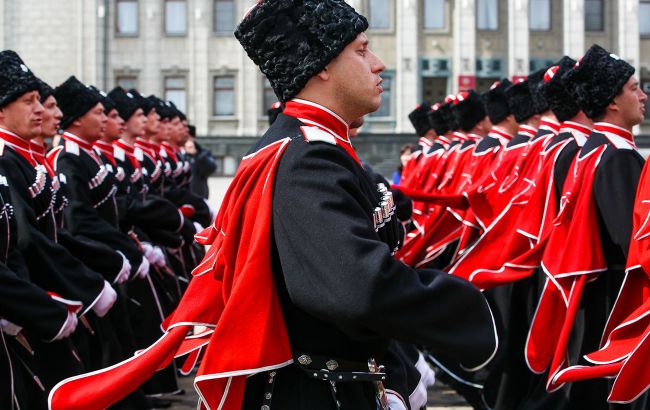 Окупанти роблять чоловіків "казаками" для внесення у мобрезерв, - ЦНС