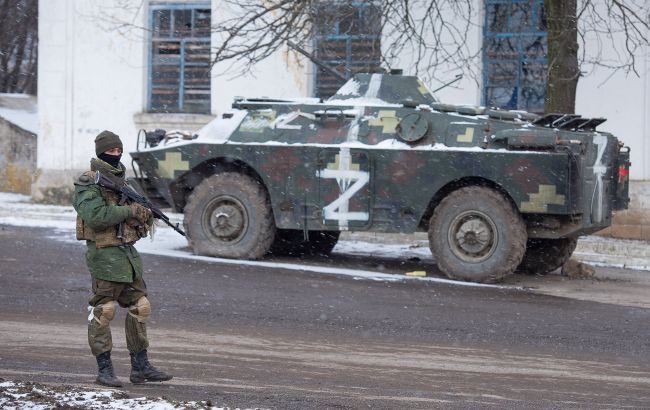 Допомагає РФ перекидати танки в Україну. СБУ оголосила підозру головному "митнику ДНР"