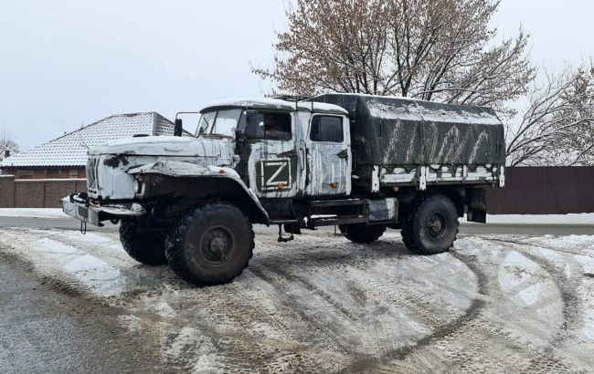 У Маріуполі зафіксували чисельні переміщення вантажівок з БК окупантів (відео)