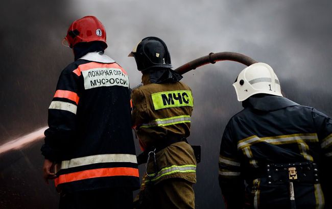 Пожар на авиационно-технической базе в Курске: появились спутниковые снимки