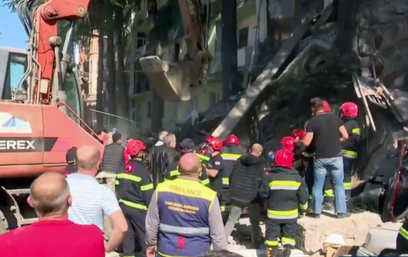 The collapse of a high-rise building in Batumi – the cause may be a gas explosion or damage during repairs