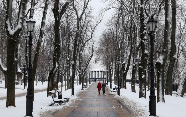 Завтра в Україну прийде похолодання. В яких регіонах збережеться "спека"