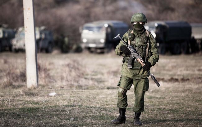 Житель Вовчанська допоміг окупантам розграбувати військову частину. Йому загрожує в'язниця