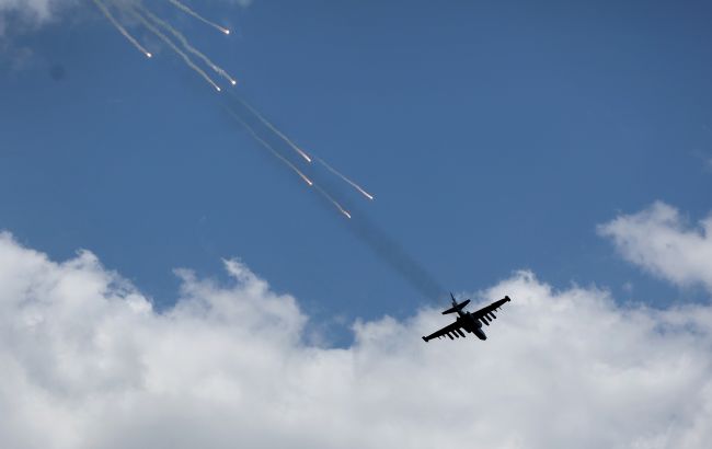 Українські військові знищили російський Су-25