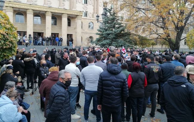 Акция в поддержку Саакашвили: в Тбилиси задержали почти полсотни активистов