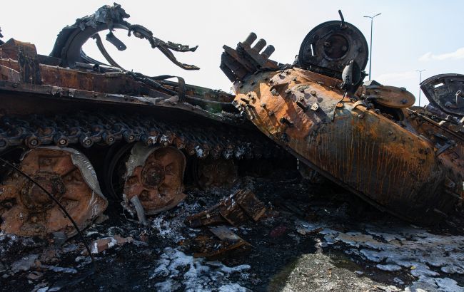 ЗСУ накрили колону окупантів: знищено кілька танків і "Солнцепьок" (відео)