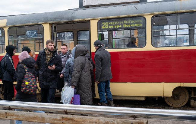 У Харкові перефарбують весь муніципальний транспорт: навіщо це потрібно