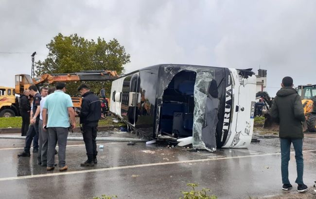 У Туреччині перекинувся пасажирський автобус