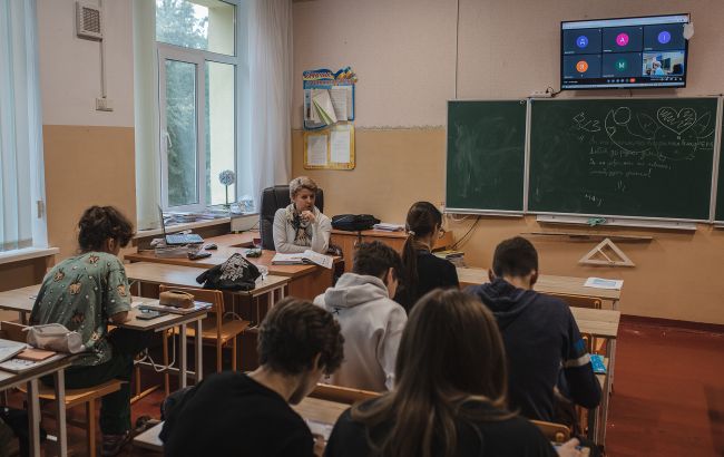 У школах Києва діти будуть вчитися під час канікул? З'явився документ