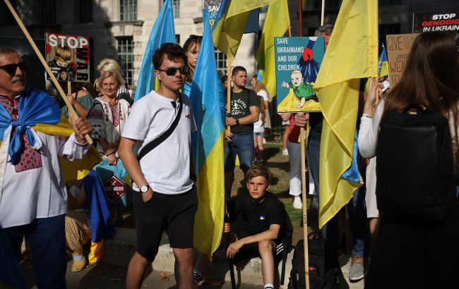 Одна з європейських країн хоче обмежити допомогу українським біженцям: що відомо