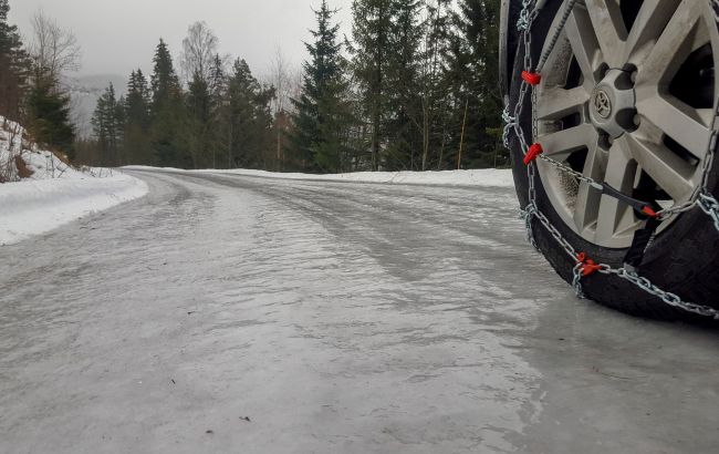 Ожеледь та ожеледиця: як відрізнити і що гірше для водія авто