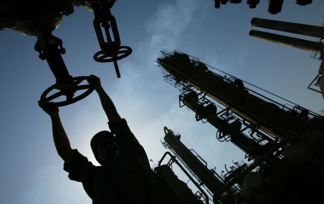 На тлі зниження цін. Reuters повідомило про збільшення імпорту російської нафти в Індії