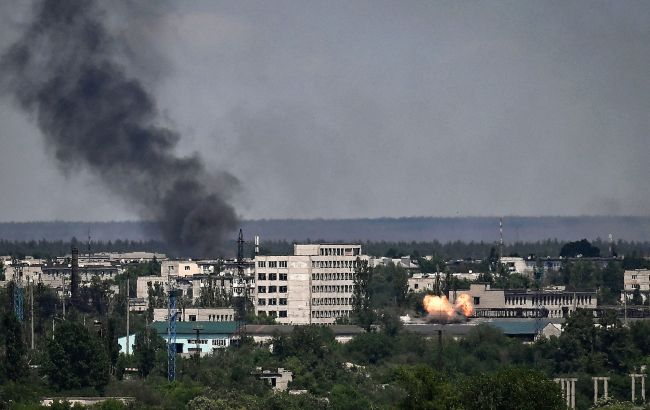 Підірвані мости й регулярні бої: яка ситуація в Сєвєродонецьку сьогодні