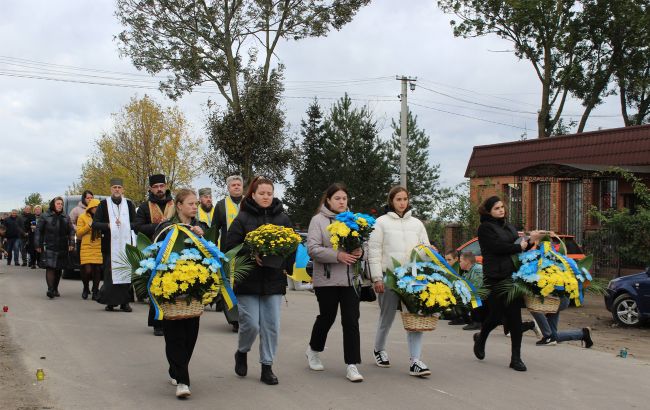 У Львівській області священники УПЦ МП влаштували скандал на прощанні з воїном: деталі