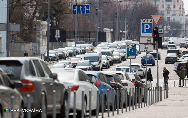 В Киеве проверяют парковку: за что могут эвакуировать авто