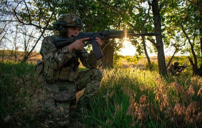 СМИ написали об отходе ВСУ из Крынок. Военные говорят, что "ситуация не так критична"