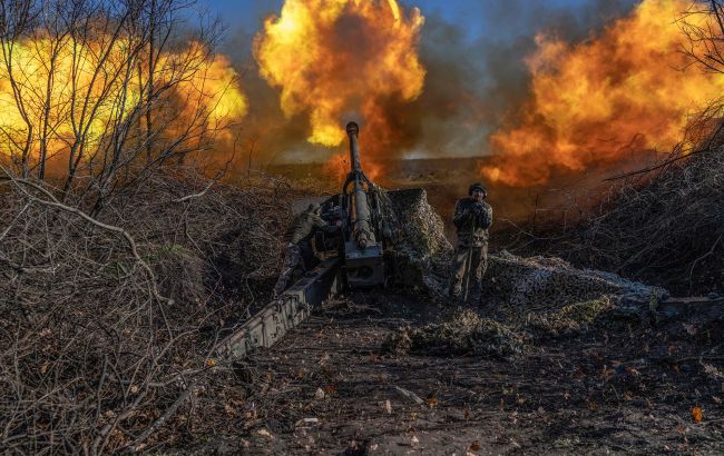 Українські військові розбили ворожу колону техніки під Бахмутом (відео)