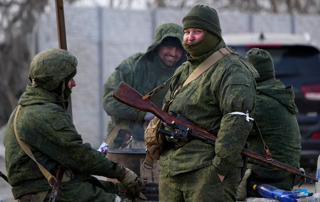 Росіяни намагаються створити базу даних в Херсонській області, вдаються до шантажу