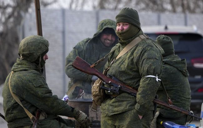 Будут воевать сколько скажет командование без денег и отпусков. В России ограничили права контрактников