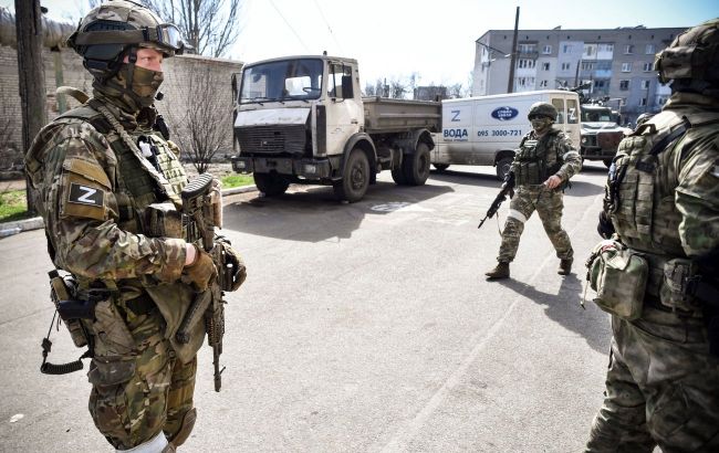 У Херсоні окупанти провели серію нічних затримань і обшуків