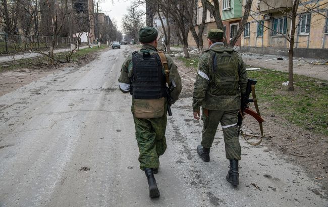 Окупанти у Бердянську обшукали педагогів, які відмовились співпрацювати з РФ