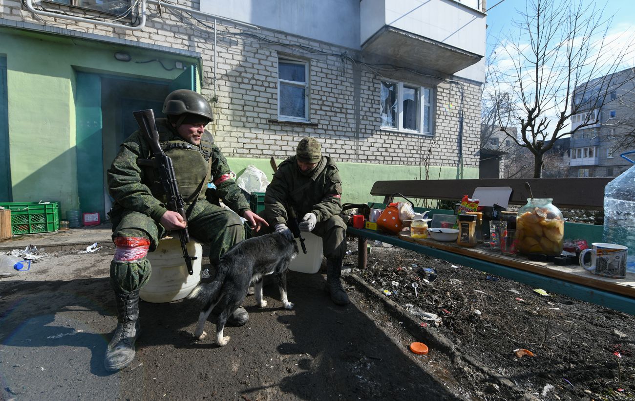 Чтобы не замерзнуть зимой. В оккупированном Токмаке россияне присваивают  дома, где есть отопление.. Читайте на UKR.NET