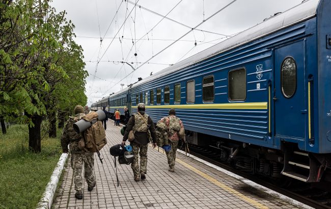 В Україні спростили процедуру оформлення відпусток і звільнення військових: що нового