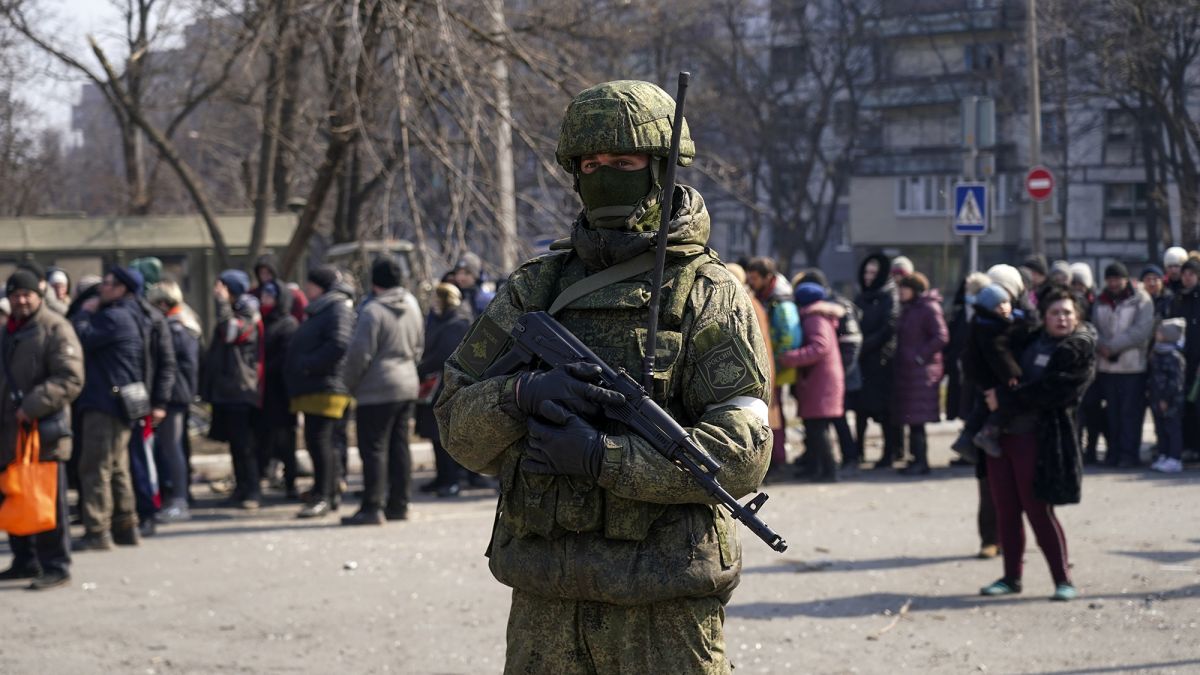 Новости Мариуполя - в городе пропала связь, а телефоны бюджетников ставят  на прослушку | РБК Украина