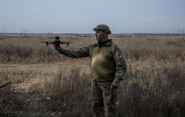 Прикордонники показали, як нищать росіян на роверах та мотоциклах під Бахмутом (відео)