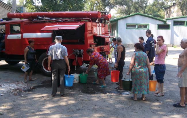 В Авдеевке продолжается подвоз питьевой воды населению