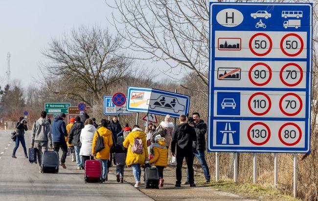 "Бізнес" на війні: хто, як і за скільки випускає чоловіків з України до Європи