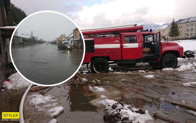 Українське село через потужні зливи пішло під воду: відео наслідків негоди