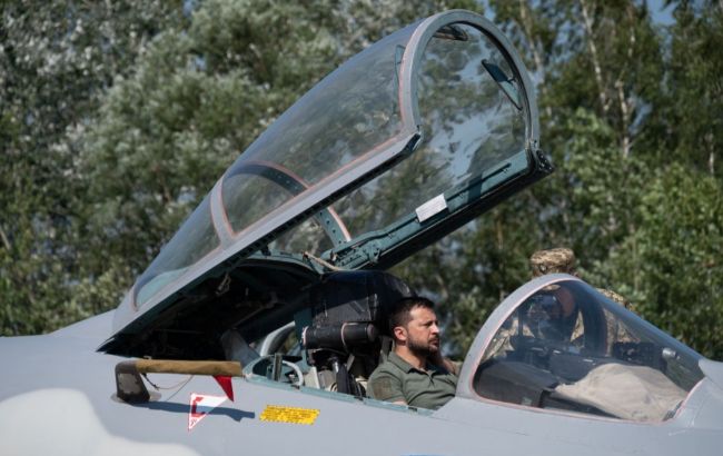 Чехія передала Україні симулятор для підготовки пілотів до роботи на літаках F-16