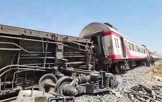 У Єгипті зіткнулися два пасажирських потяги: понад 30 людей загинули