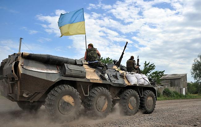 В зоне АТО в течение дня погиб один украинский военный, еще один ранен, - штаб