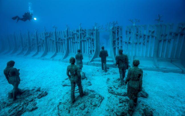 В Іспанії біля острова Лансароте відкрито перший повністю підводний музей в Європі