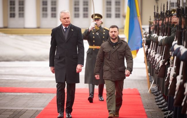 Зеленський і Науседа підписали у Вільнюсі спільну заяву: про що документ