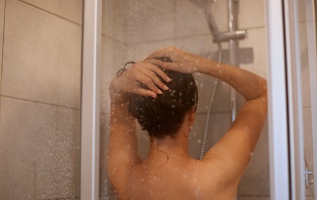 Дерматолог рассказала, как часто нужно принимать душ: так вы не будете вредить коже