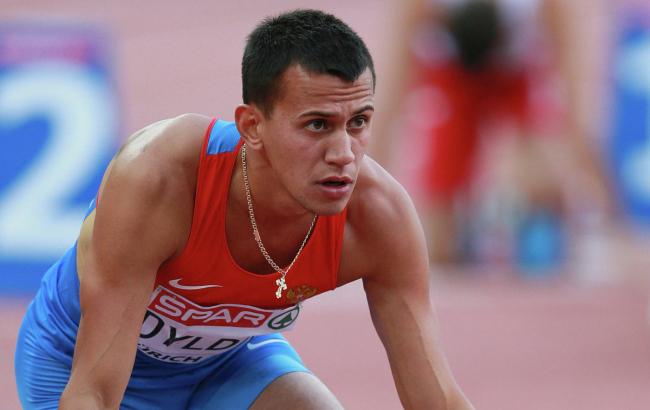 Російський бігун, покараний за допінг, не віддає медаль