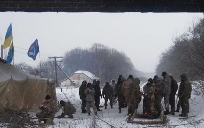 Блокада Донбасу: штаб заявляє про госпіталізацію трьох своїх активістів