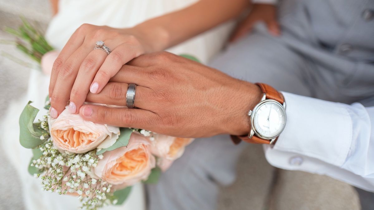 20 лет свадьбы: как называется годовщина, что дарить и как поздравить