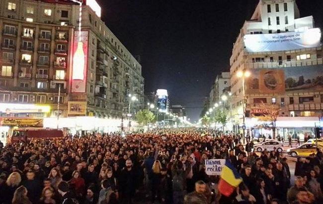 Бухарест: на акції протесту вийшли до 30 тис. чоловік. Фото