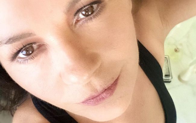 51-летняя Кэтрин Зета-Джонс показала честное селфи без макияжа и укладки