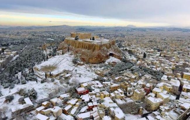 Афінський акрополь засипало снігом