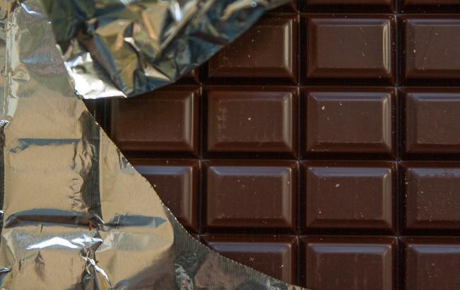 Жителям Крыма предлагают полакомиться шоколадками с опасной начинкой