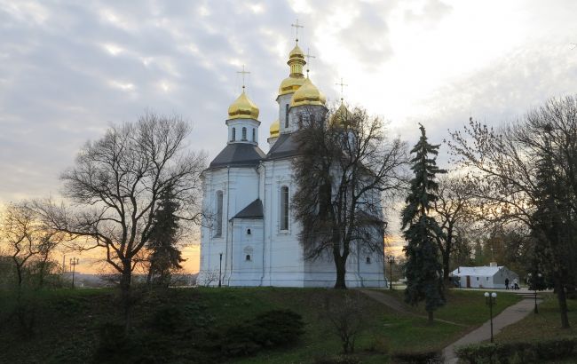 У Чернігові російські війська розбомбили автомобільний міст через Десну